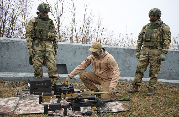 Добровольцы отряда «Тигр» получили военное оснащение от жителей Приморья.