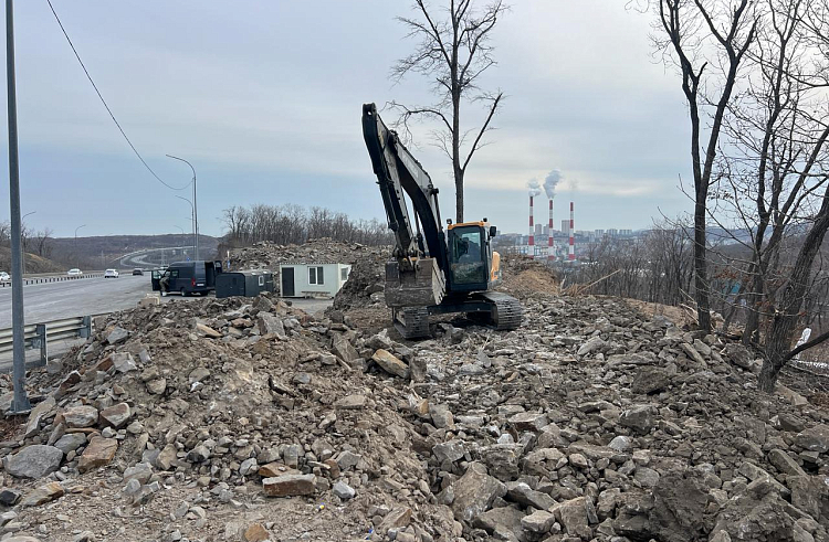 Крупную авторазвязку начали строить в дальневосточной столице.