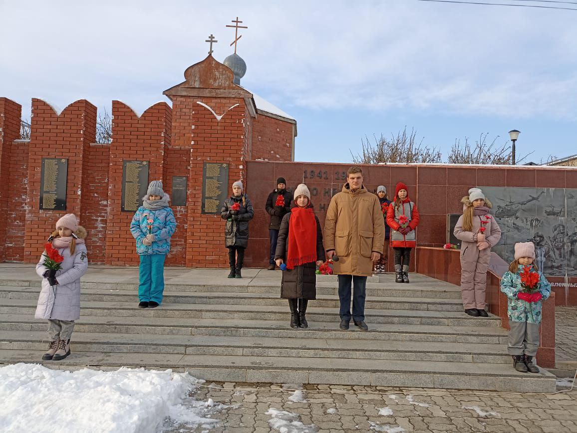 Сегодня по всей России отмечают памятную дату - День Неизвестного солдата..