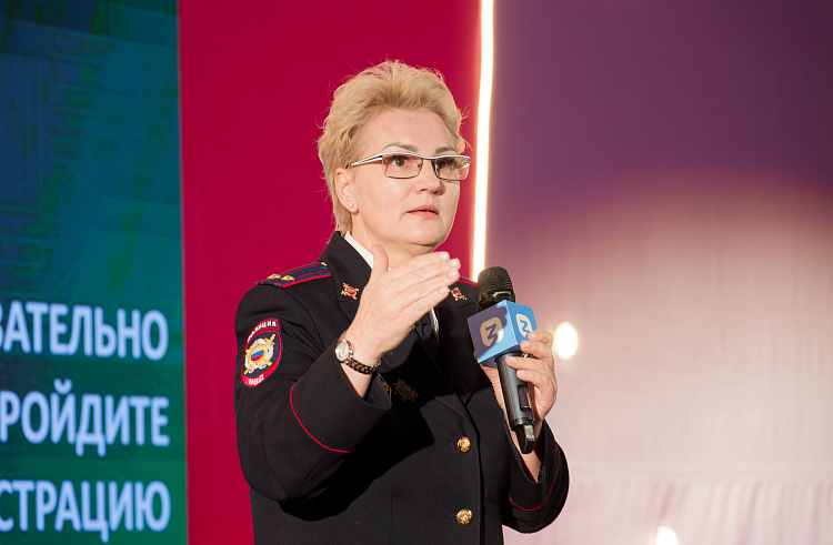 Студентов ДВФУ научили распознавать ложную информацию в интернете.