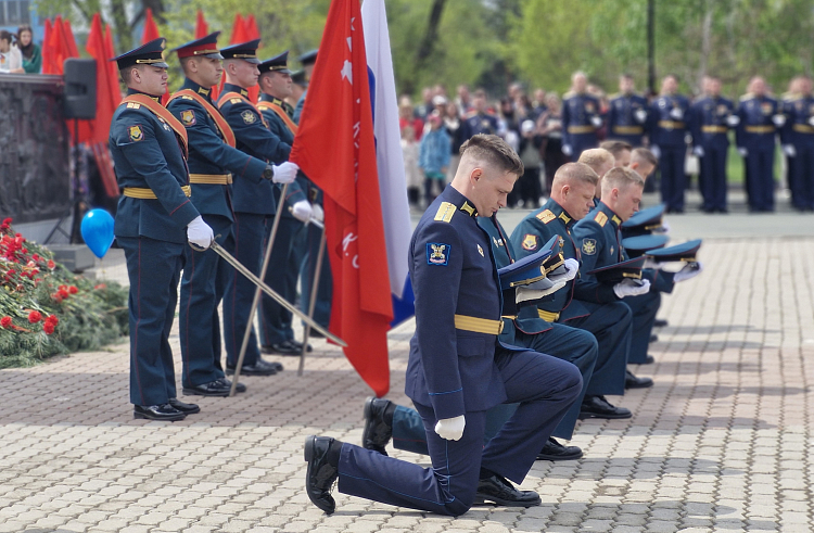 Возложения цветов и автопробег: День Победы отмечают в селах и городах Приморья.