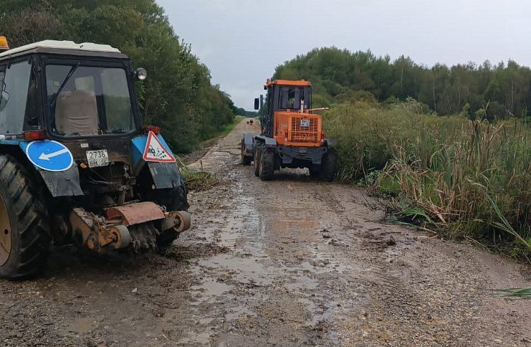 Перелив в Спасском районе на контроле дорожников Приморья.