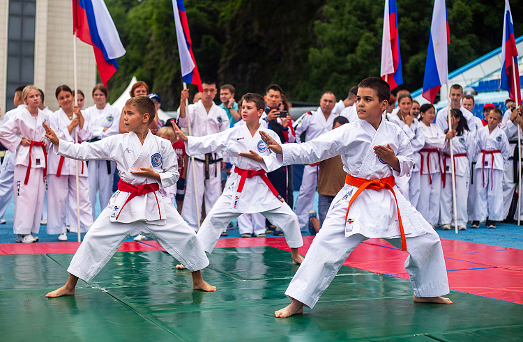 Всероссийский День физкультурника в Приморье отметили ярко и спортивно.