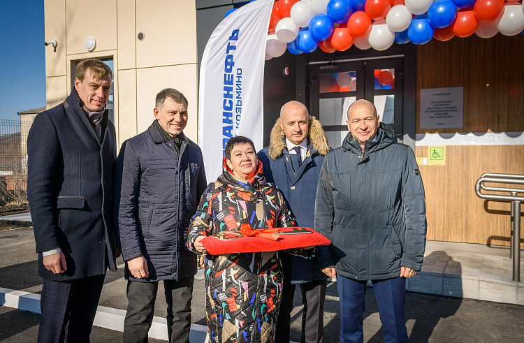 Новый фельдшерский здравпункт открыли во Врангеле.