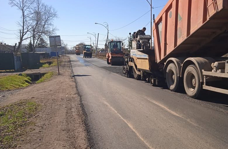 Дорожники завершили укладку асфальтобетона в приморском Новолитовске.