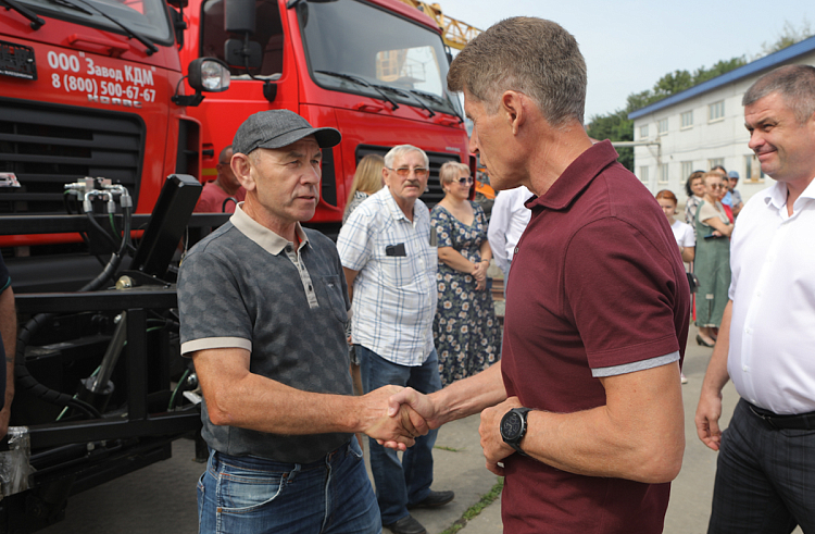 Дополнительную дорожную технику направят в пострадавшие от ЧС муниципалитеты Приморья.