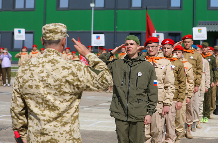 Более 30 приморских команд объединила военно-спортивная игра «Zарница-2023».