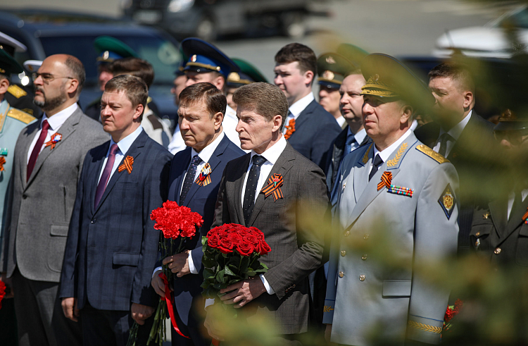 Олег Кожемяко возложил цветы в память о погибших при защите Родины пограничников.