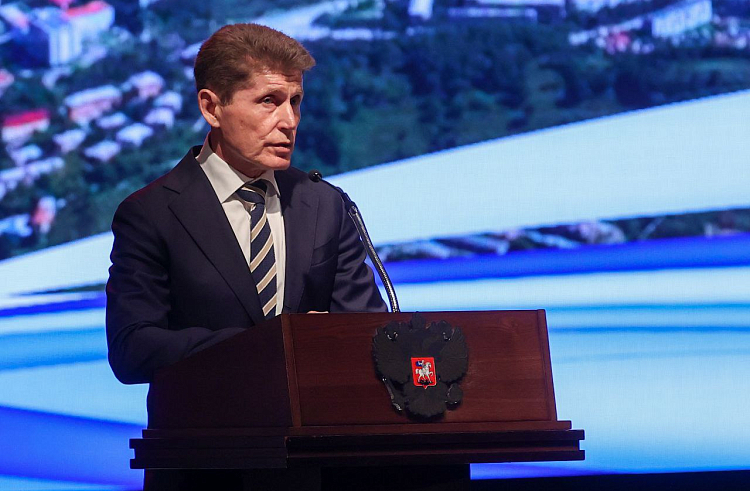 Олег Кожемяко поздравил находкинцев с юбилеем города.