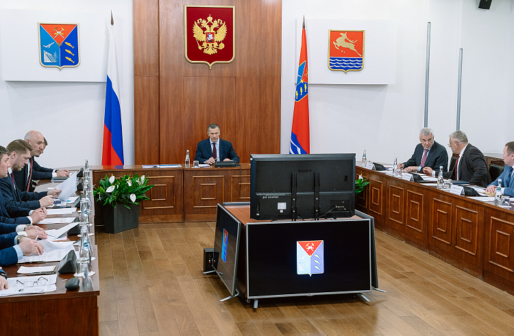 Безопасность людей в период пожароопасного сезона и паводков обеспечат в Приморье.
