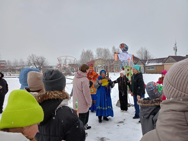 Масленица к нам пришла, блинов и праздник принесла!".. Масленица к нам пришла, блинов и праздник принесла!"..