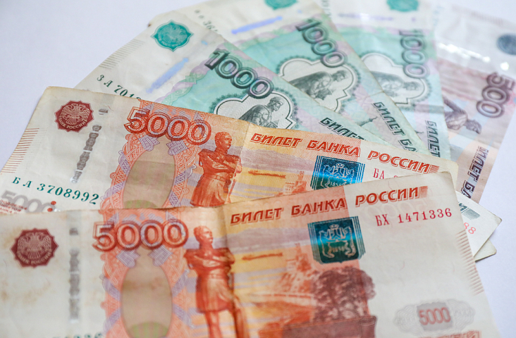 Почти на 200 тысяч рублей сдали оружия приморцы с начала года. Почти на 200 тысяч рублей сдали оружия приморцы с начала года.