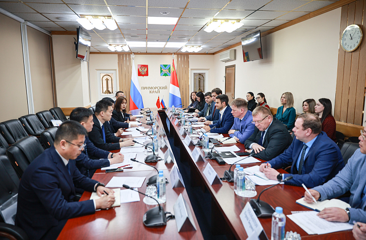 Обновленный пункт пропуска между Приморьем и провинцией Хэйлунцзян запустят в 2026 году. Обновленный пункт пропуска между Приморьем и провинцией Хэйлунцзян запустят в 2026 году.