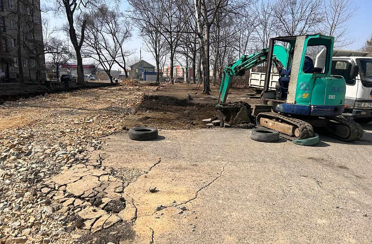 Благоустройство сквера в приморском Большом Камне началось благодаря выбору жителей. Благоустройство сквера в приморском Большом Камне началось благодаря выбору жителей.