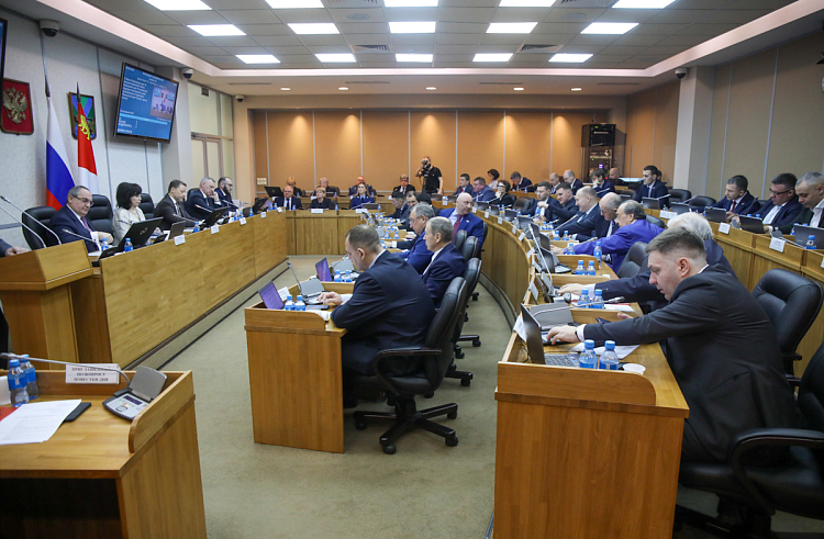 Финансирование мер соцподдержки, здравоохранения и ремонта дорог увеличили в Приморье. Финансирование мер соцподдержки, здравоохранения и ремонта дорог увеличили в Приморье.