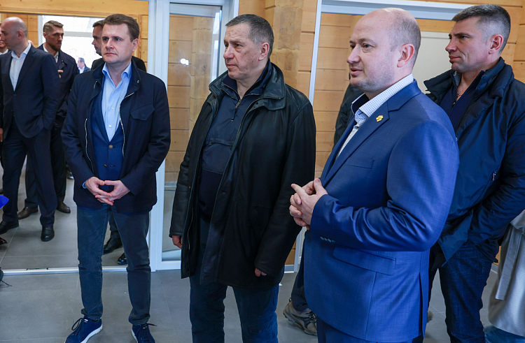 Строительство сафари-парка Центра «Амурский тигр» началось в Приморье. Строительство сафари-парка Центра «Амурский тигр» началось в Приморье.