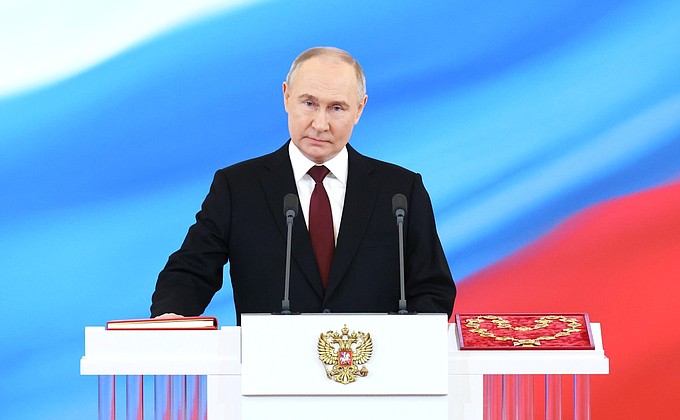 Губернатор Приморья принял участие в церемонии инаугурации Президента России. Губернатор Приморья принял участие в церемонии инаугурации Президента России.