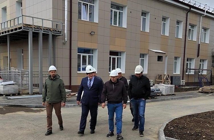 Детскую поликлинику в приморском поселке Трудовом сдадут в эксплуатацию летом. Детскую поликлинику в приморском поселке Трудовом сдадут в эксплуатацию летом.