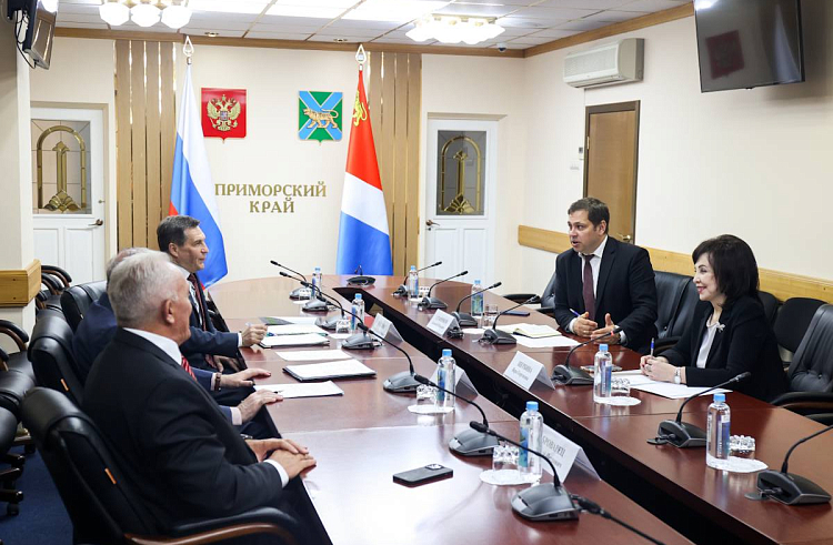 Вера Щербина провела встречу с Послом по особым поручениям МИД России. Вера Щербина провела встречу с Послом по особым поручениям МИД России.