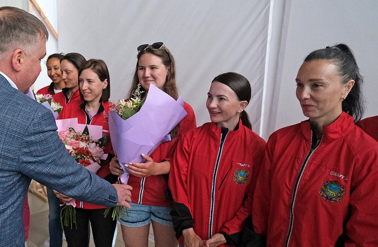 Приморские спортсменки стали чемпионками России по гребле на лодках «Дракон». Приморские спортсменки стали чемпионками России по гребле на лодках «Дракон».