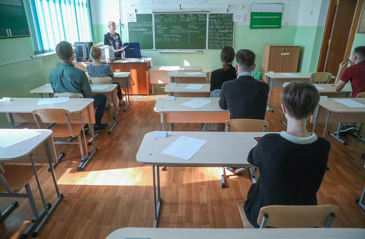 Почти 60 выпускников Приморья получили максимальный балл на ЕГЭ. Почти 60 выпускников Приморья получили максимальный балл на ЕГЭ.