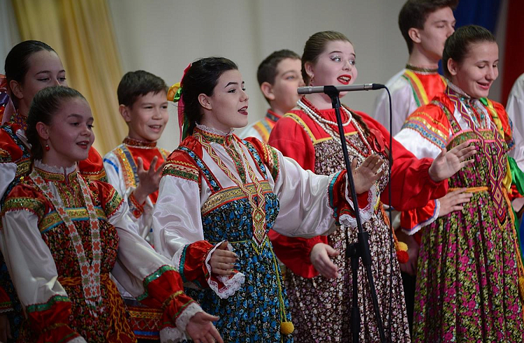 Фестиваль «Золотой мост дружбы» объединит российские и китайские хоровые коллективы. Фестиваль «Золотой мост дружбы» объединит российские и китайские хоровые коллективы.
