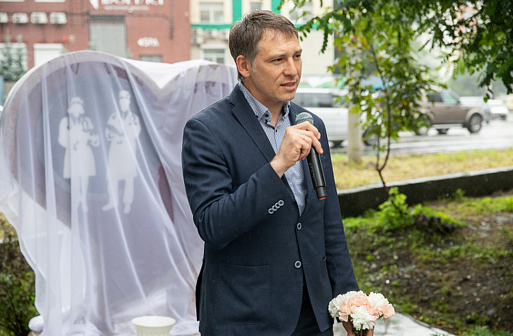 Памятник медработникам Приморского края открыли во Владивостоке. Памятник медработникам Приморского края открыли во Владивостоке.