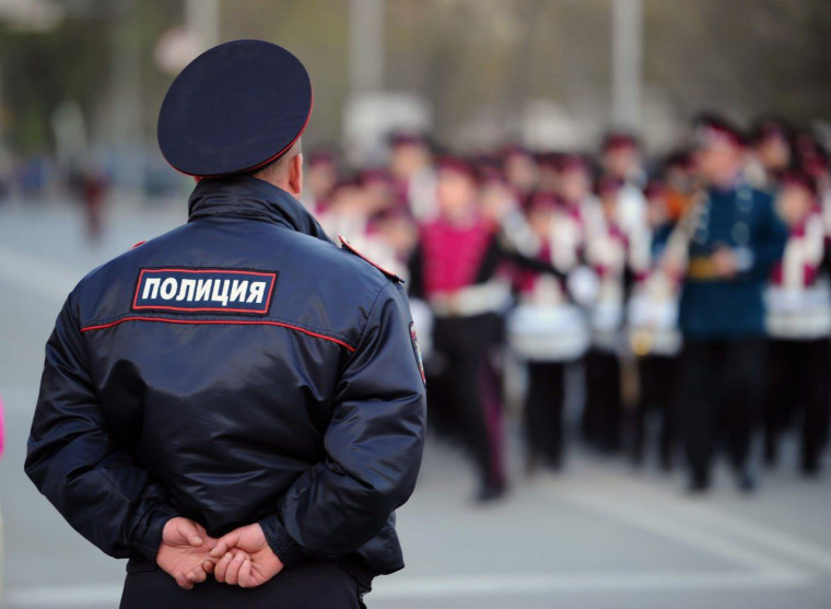 Полиция Приморья напоминает о предметах, запрещенных к проносу на публичные мероприятия. Полиция Приморья напоминает о предметах, запрещенных к проносу на публичные мероприятия.