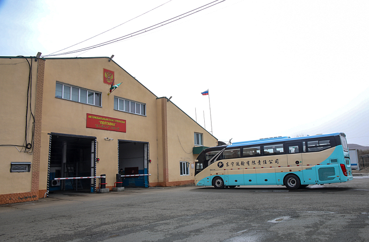 Мощность автомобильных пунктов пропуска Приморья увеличится за счет их модернизации. Мощность автомобильных пунктов пропуска Приморья увеличится за счет их модернизации.