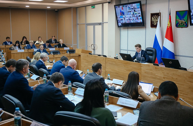 Глава Приморья поручил усилить меры противопожарной безопасности в осенний период. Глава Приморья поручил усилить меры противопожарной безопасности в осенний период.