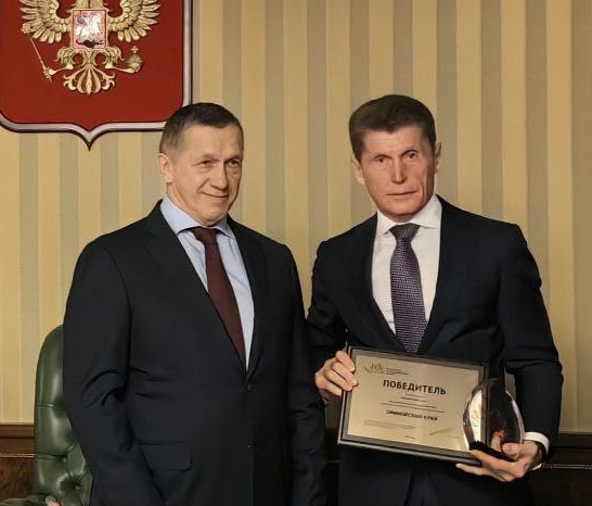 Павильон Приморского края на ВЭФ-2024 признан лучшим по мнению экспертов и итогам онлайн-голосования. Павильон Приморского края на ВЭФ-2024 признан лучшим по мнению экспертов и итогам онлайн-голосования.