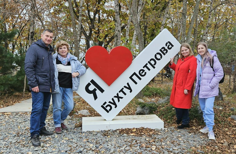 Более 100 жителей из отдаленных поселков Приморья приняли врачи выездной бригады. Более 100 жителей из отдаленных поселков Приморья приняли врачи выездной бригады.