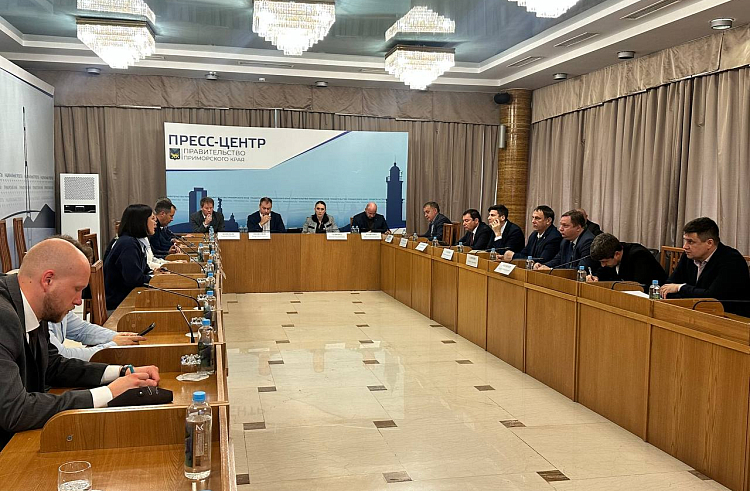 Экспортные контракты на сумму более 33 миллионов долларов заключены в Приморье при господдержке. Экспортные контракты на сумму более 33 миллионов долларов заключены в Приморье при господдержке.