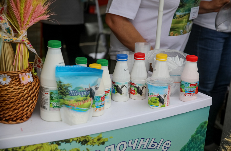 Молочные продукты, рыбные консервы и другие приморские товары заинтересовали китайских бизнесменов. Молочные продукты, рыбные консервы и другие приморские товары заинтересовали китайских бизнесменов.