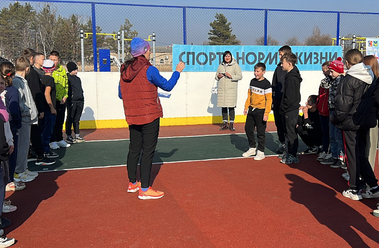Универсальную спортивную площадку построили в приморском селе по нацпроекту. Универсальную спортивную площадку построили в приморском селе по нацпроекту.