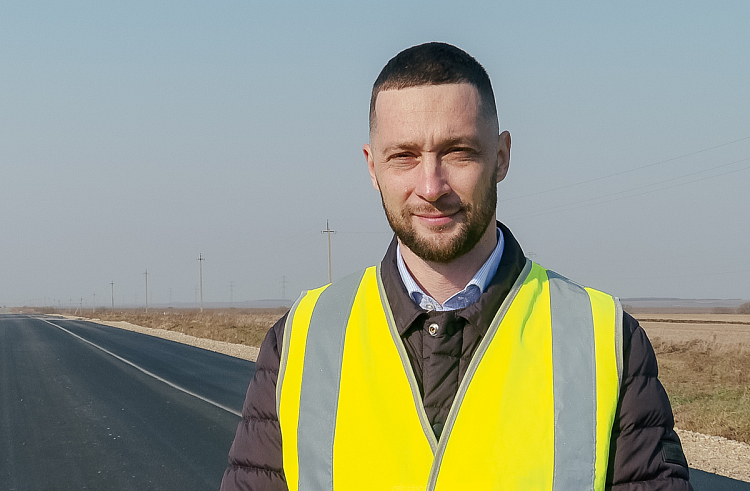 Управление автодорог Приморья: С асфальтобетоном можно работать в минусовые температуры. Управление автодорог Приморья: С асфальтобетоном можно работать в минусовые температуры.