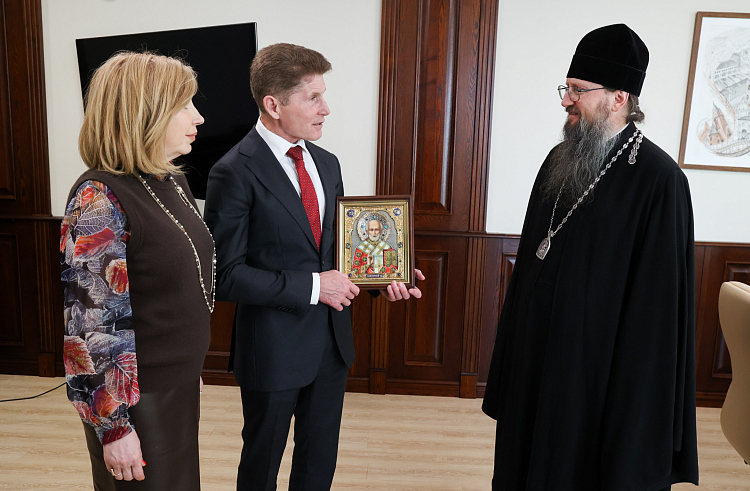 Олег Кожемяко встретился с новым главой Приморской митрополии. Олег Кожемяко встретился с новым главой Приморской митрополии.