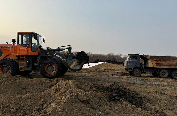Рекультивация незаконной свалки в приморском Дальнереченске завершится в 2025 году. Рекультивация незаконной свалки в приморском Дальнереченске завершится в 2025 году.