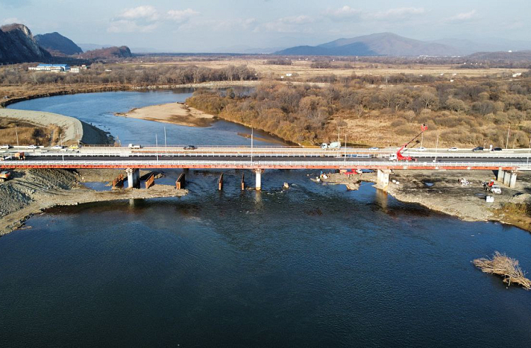 Реконструкция моста через реку Партизанскую завершается в Приморье. Реконструкция моста через реку Партизанскую завершается в Приморье.