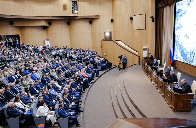 Олег Кожемяко: Мы просто не имеем права оставить без внимания защитников и их семьи. ОТЧЁТ ГУБЕРНАТОРА. Олег Кожемяко: Мы просто не имеем права оставить без внимания защитников и их семьи. ОТЧЁТ ГУБЕРНАТОРА.