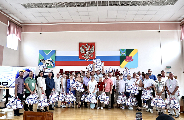 Приморский волейбол отметил 100-летие. Приморский волейбол отметил 100-летие.