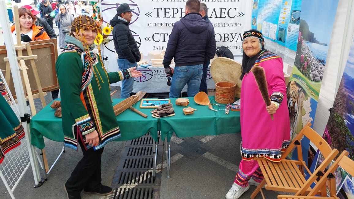 21 октября прошла выставка достижений народного хозяйства приморских муниципалитетов, приуроченная к годовщине образования Приморского края..