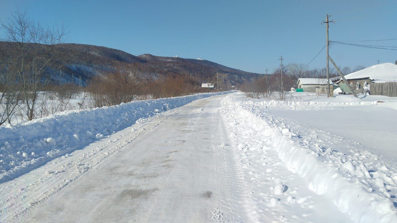 Улицы и дороги в посёлке Светлая  приводят в нормативное состояние..