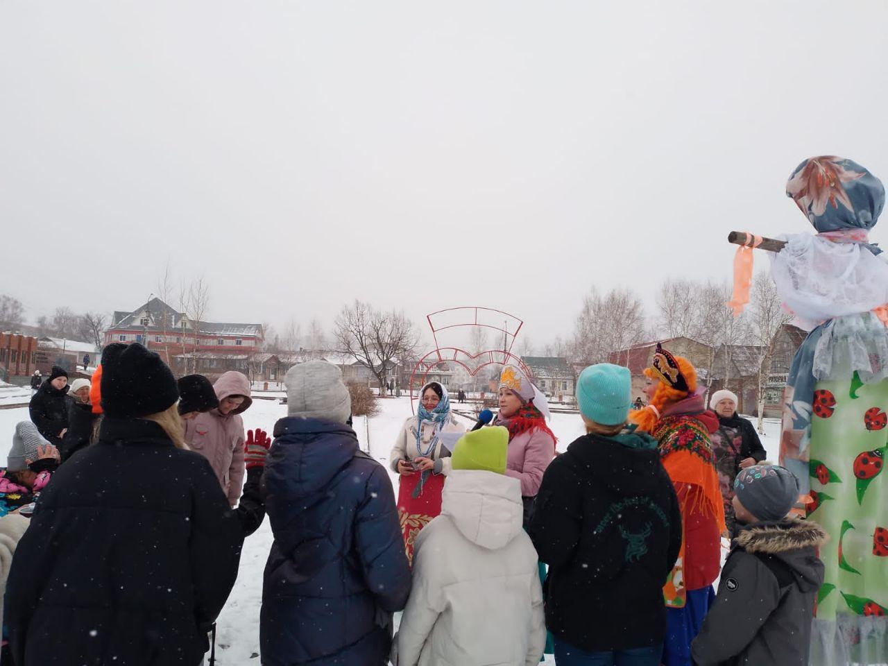 Масленица к нам пришла, блинов и праздник принесла!&quot;..