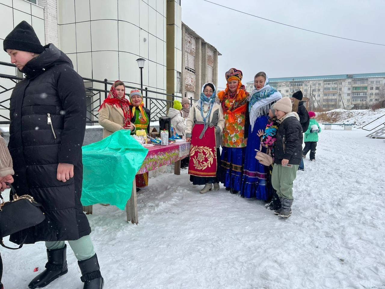 Масленица к нам пришла, блинов и праздник принесла!&quot;..