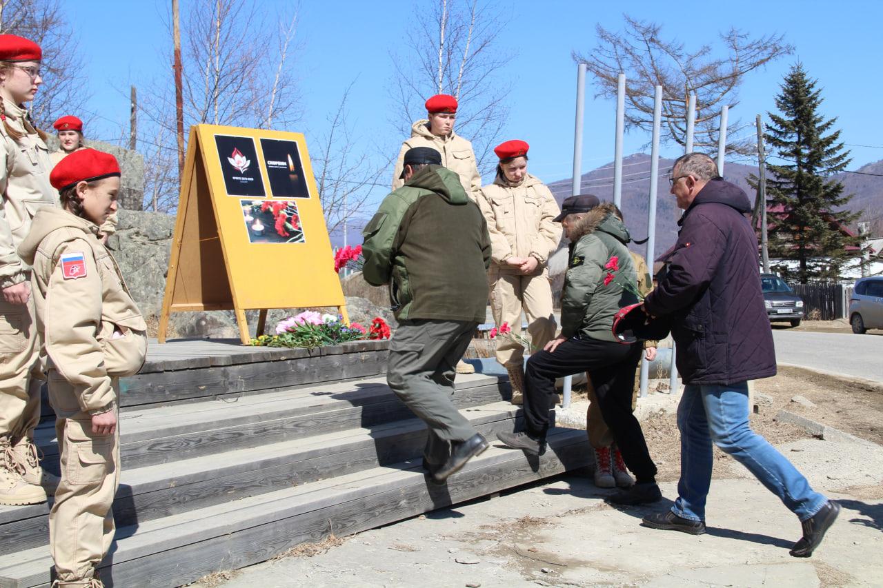 24 марта  на центральной площади поселка Терней состоялся митинг-реквием в память о жертвах террористического акта  в подмосковном «Крокус сити холле».