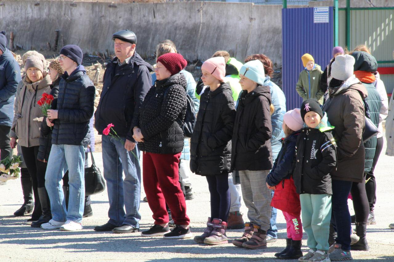 24 марта  на центральной площади поселка Терней состоялся митинг-реквием в память о жертвах террористического акта  в подмосковном «Крокус сити холле».